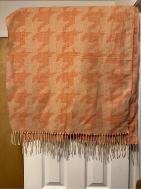 Peach Houndstooth Fringe Scarf